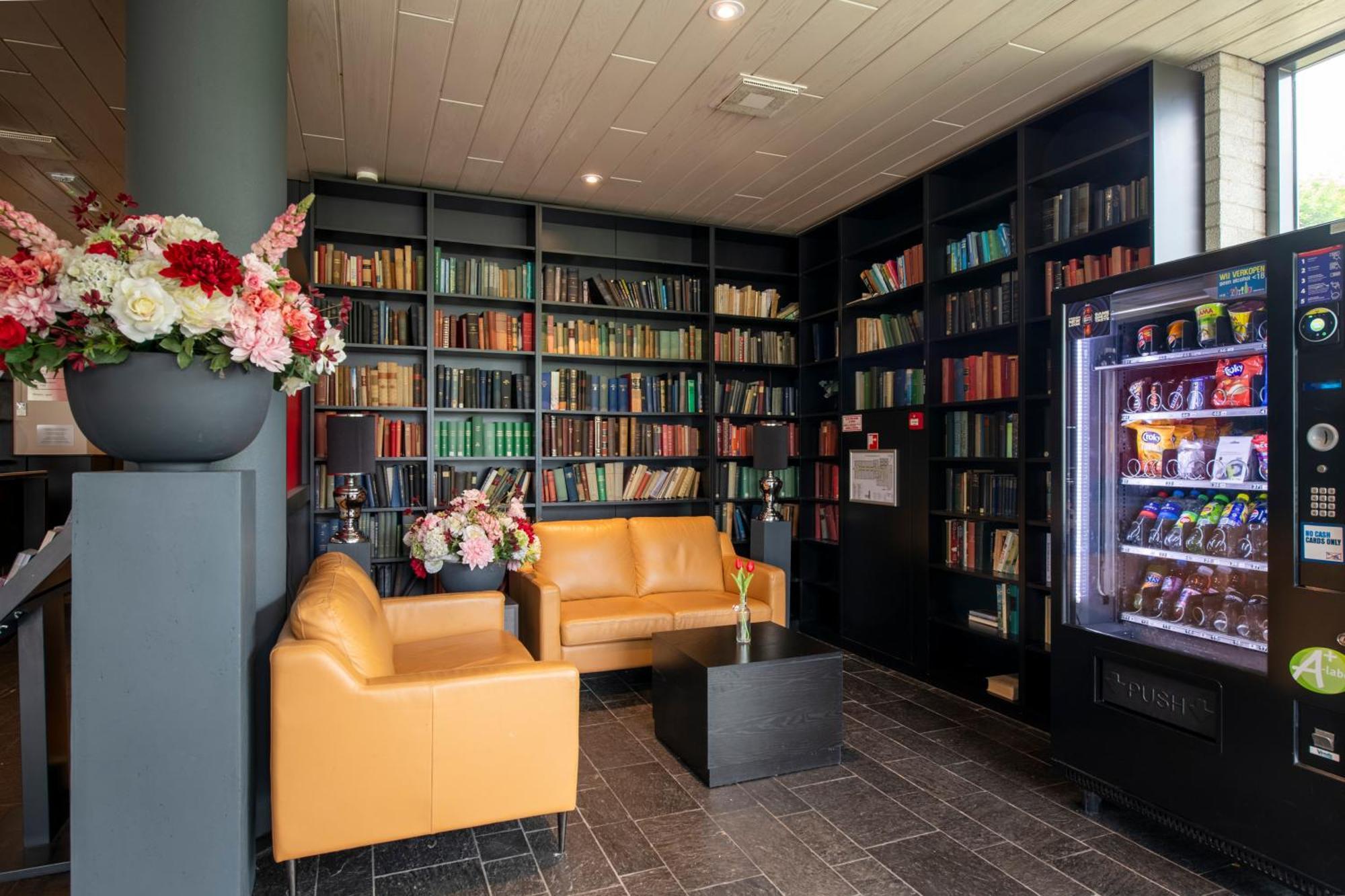 Bastion Hotel אלמיר מראה חיצוני תמונה